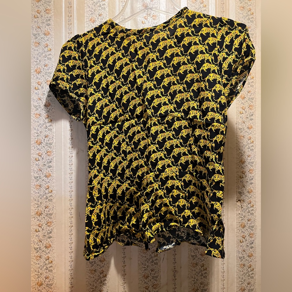 Women’s blouse. Medium